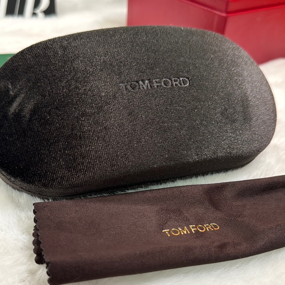 Tom Ford brown Sunglasses hard Case with cloth Preloved in good condition